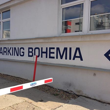 Hostel Bohemia Прага Экстерьер фото